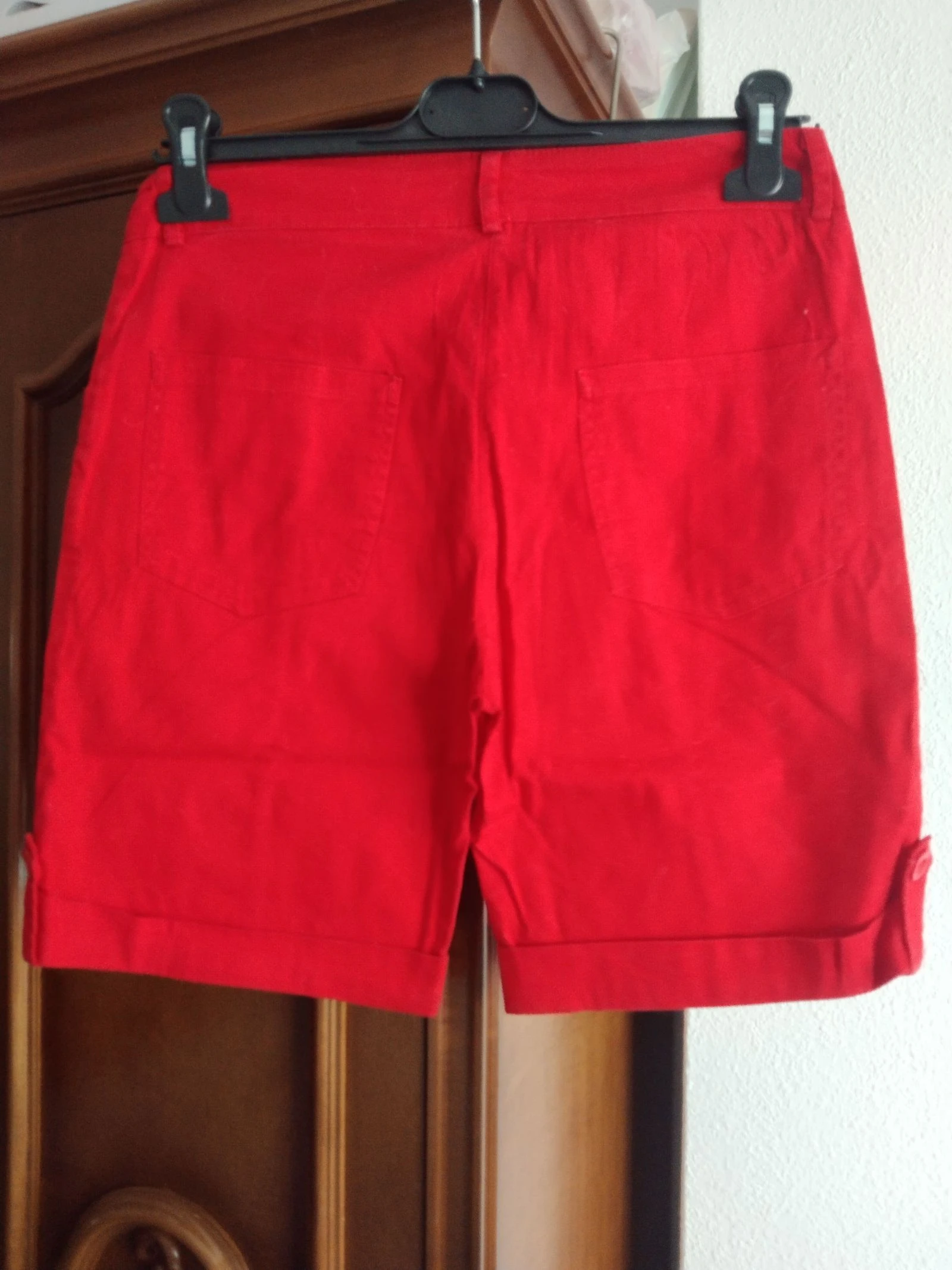Pantalón corto rojos talla M – photo 3